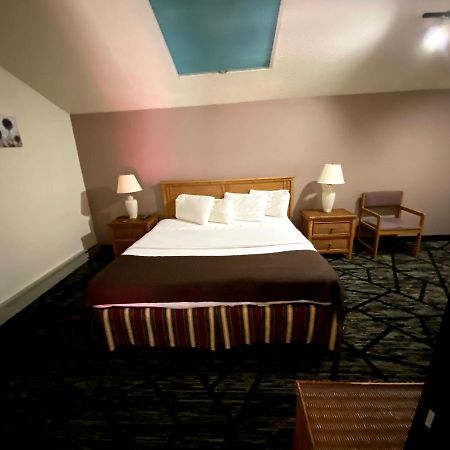 Woodland Inn & Suites Medford 外观 照片