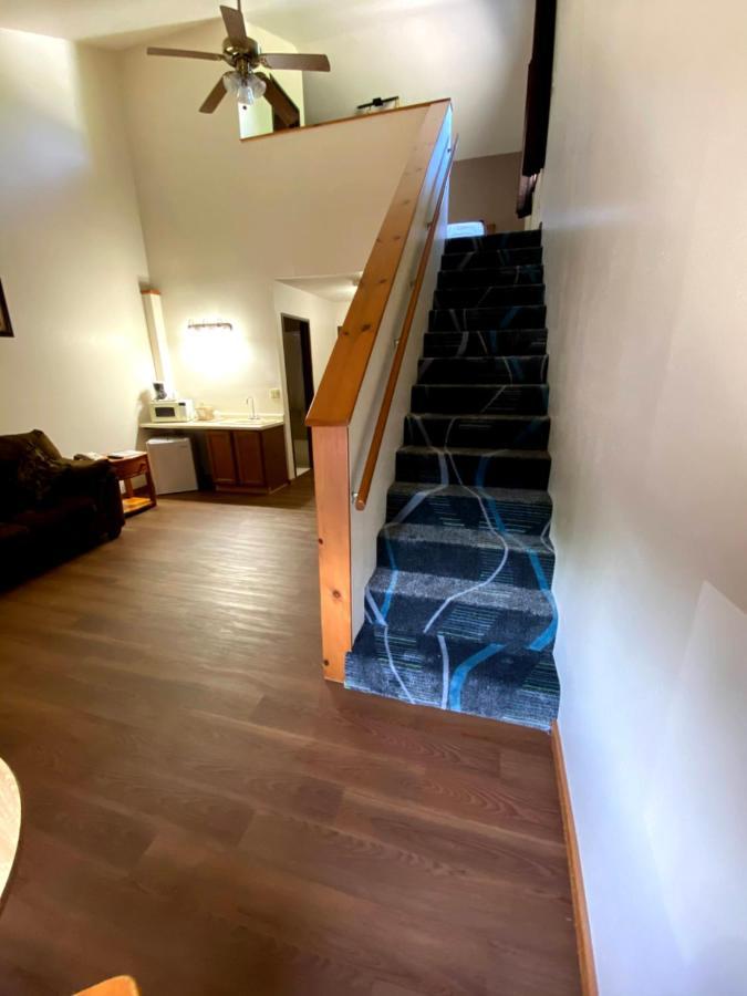 Woodland Inn & Suites Medford 外观 照片
