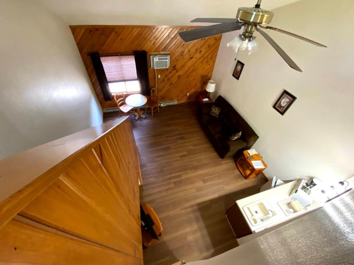 Woodland Inn & Suites Medford 外观 照片