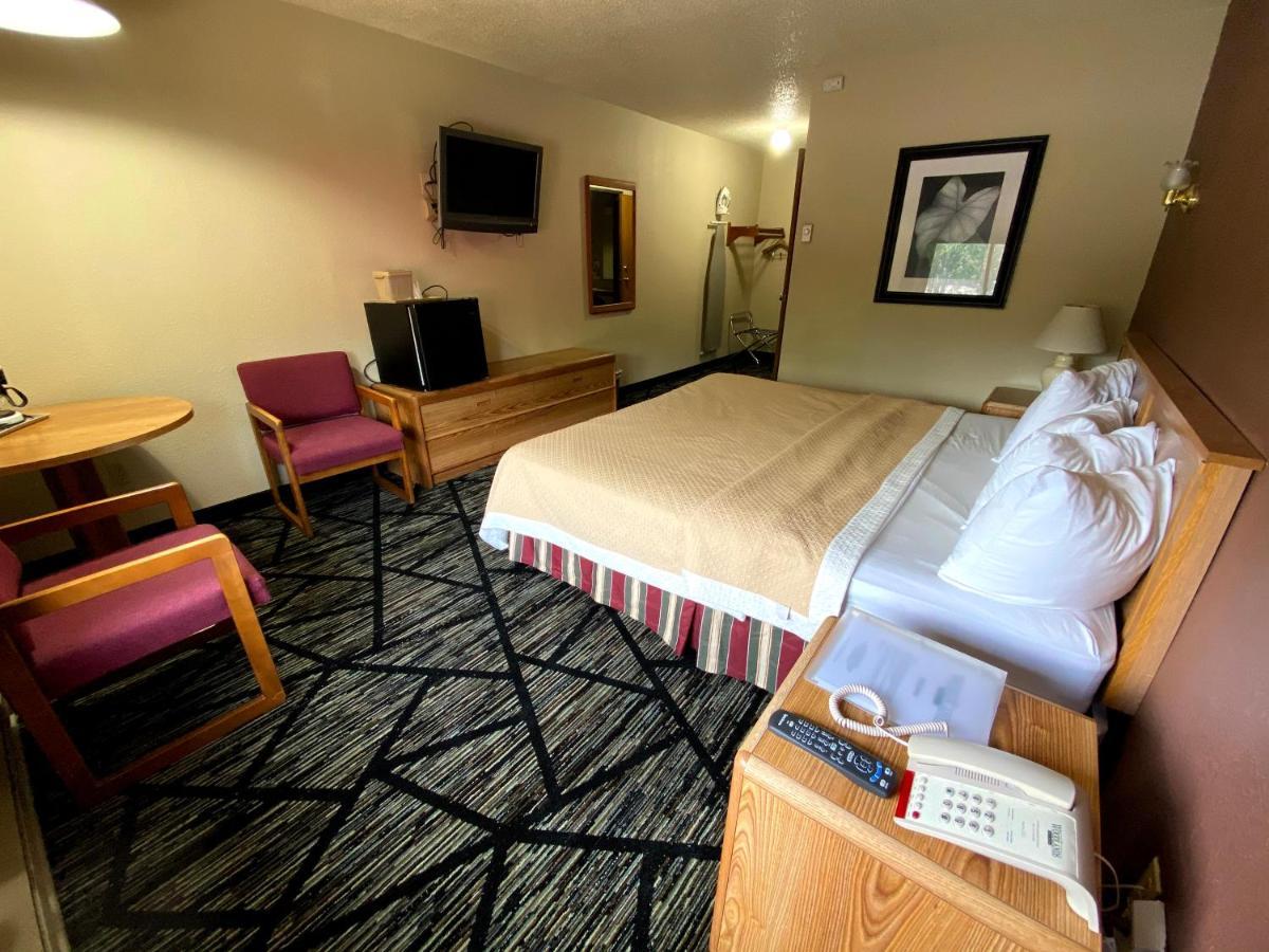 Woodland Inn & Suites Medford 外观 照片
