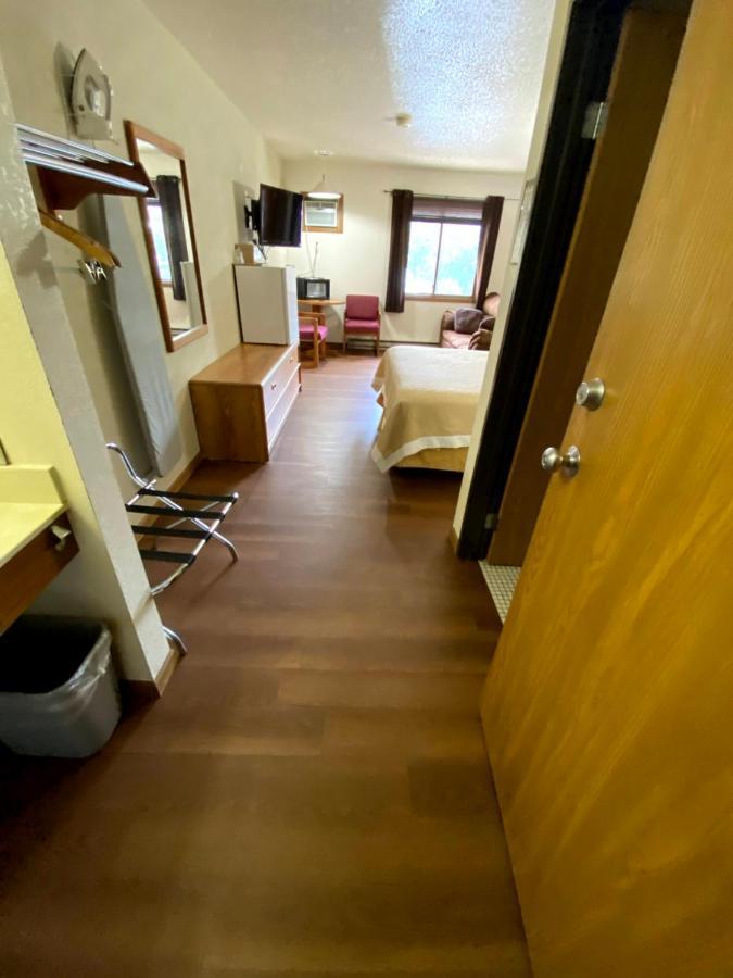 Woodland Inn & Suites Medford 外观 照片