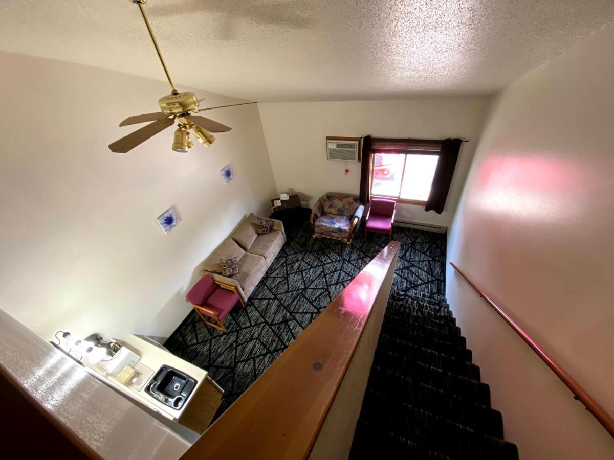 Woodland Inn & Suites Medford 外观 照片