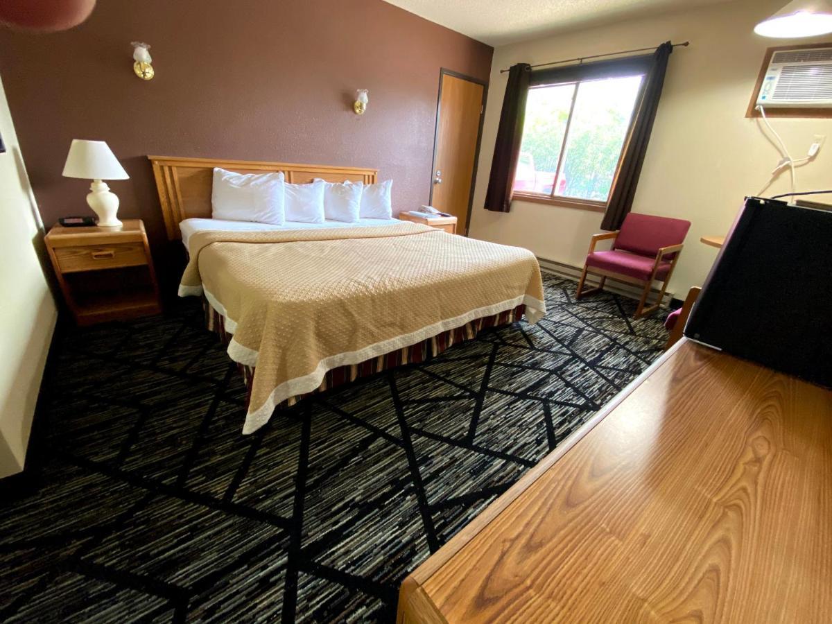 Woodland Inn & Suites Medford 外观 照片