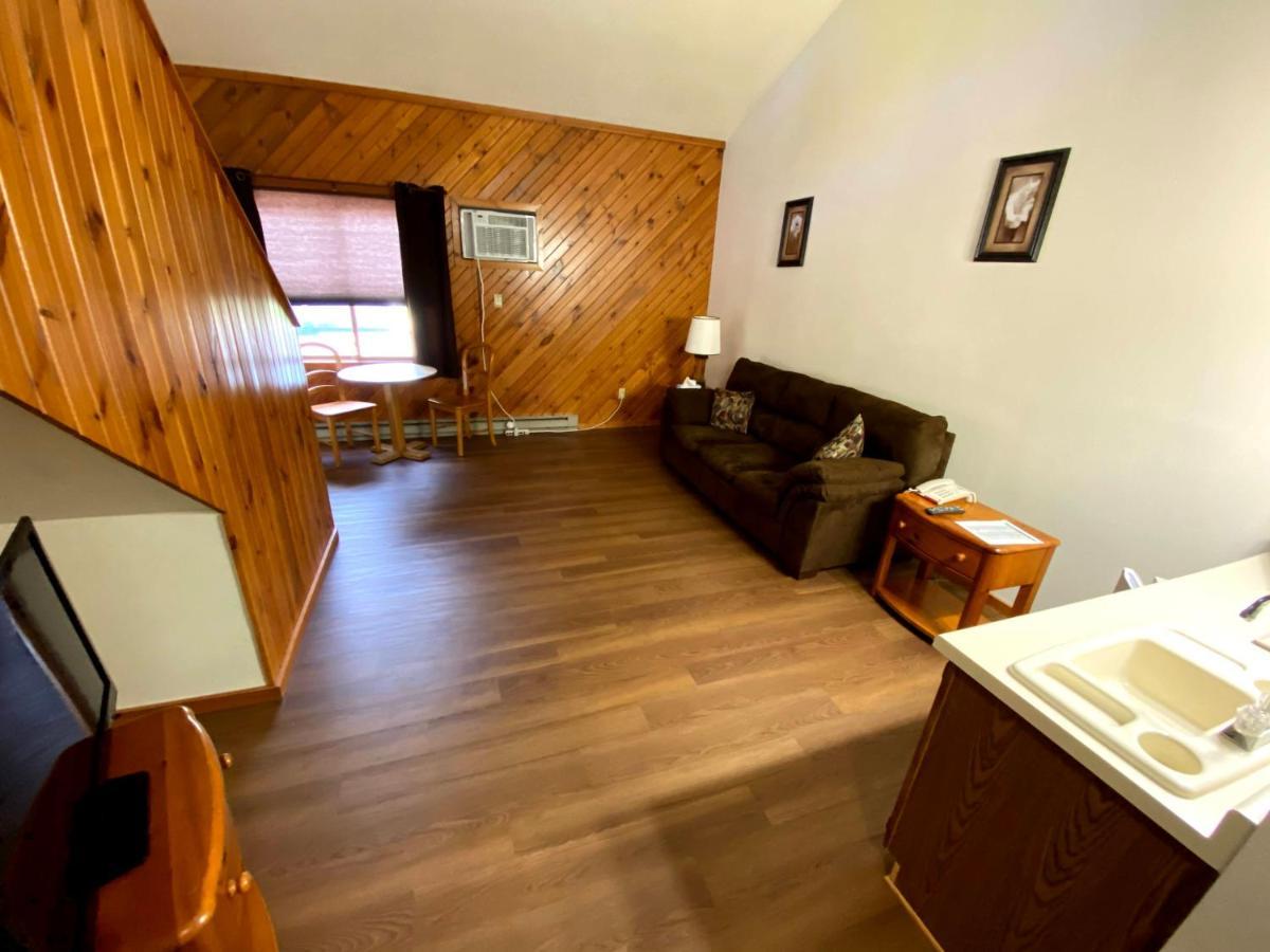 Woodland Inn & Suites Medford 外观 照片