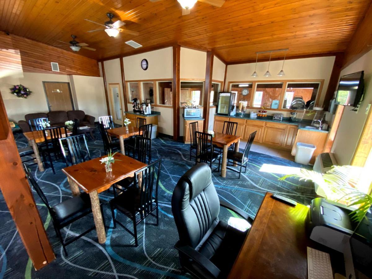 Woodland Inn & Suites Medford 外观 照片