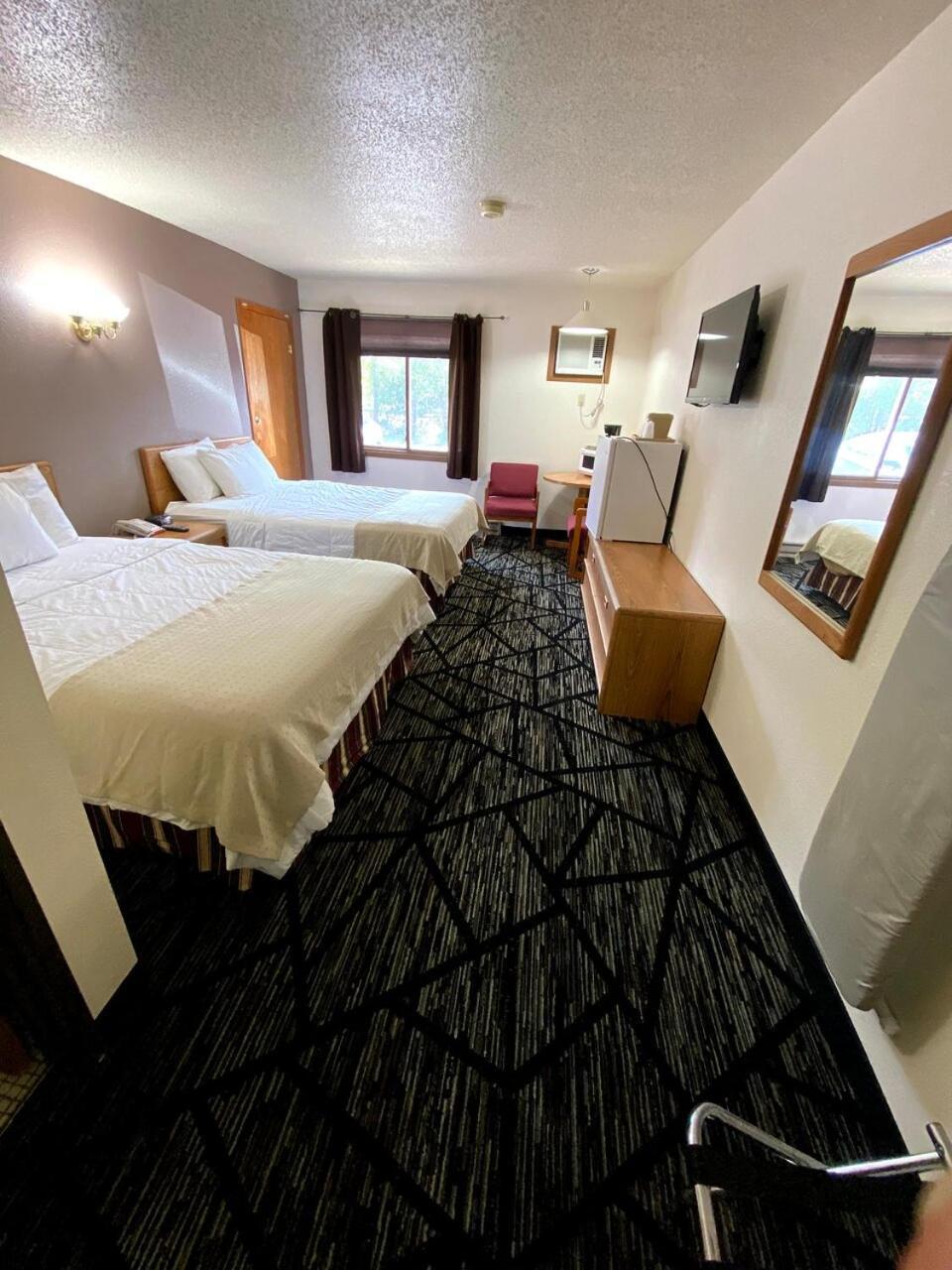 Woodland Inn & Suites Medford 外观 照片