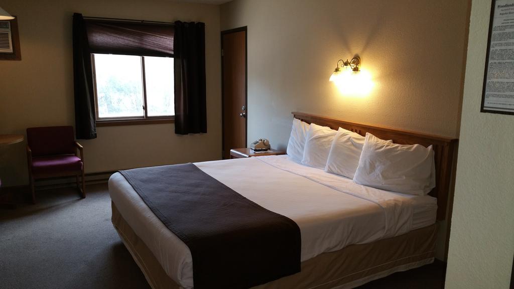 Woodland Inn & Suites Medford 外观 照片